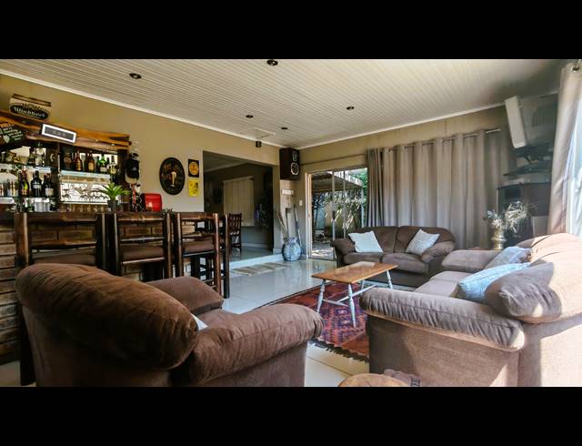3 BEDROOM HOUSE FOR SALE IN RIVERSIDE BEACH CLUB